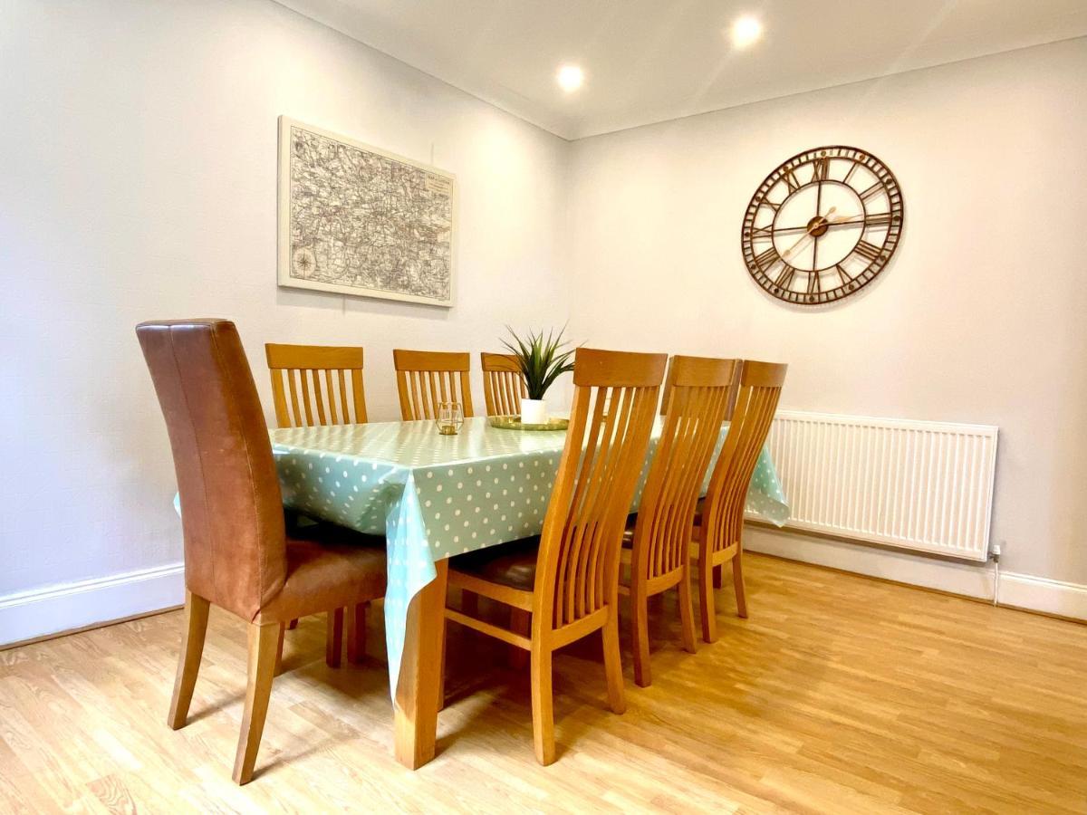 Great 4 Bedroom House - Great Location - Garden - Parking - Fast Wifi - Smart Tv - Newly Decorated - Sleeps Up To 8! Only 10 Mins Drive To Sandbanks Beach! Close To Poole & Bournemouth Εξωτερικό φωτογραφία