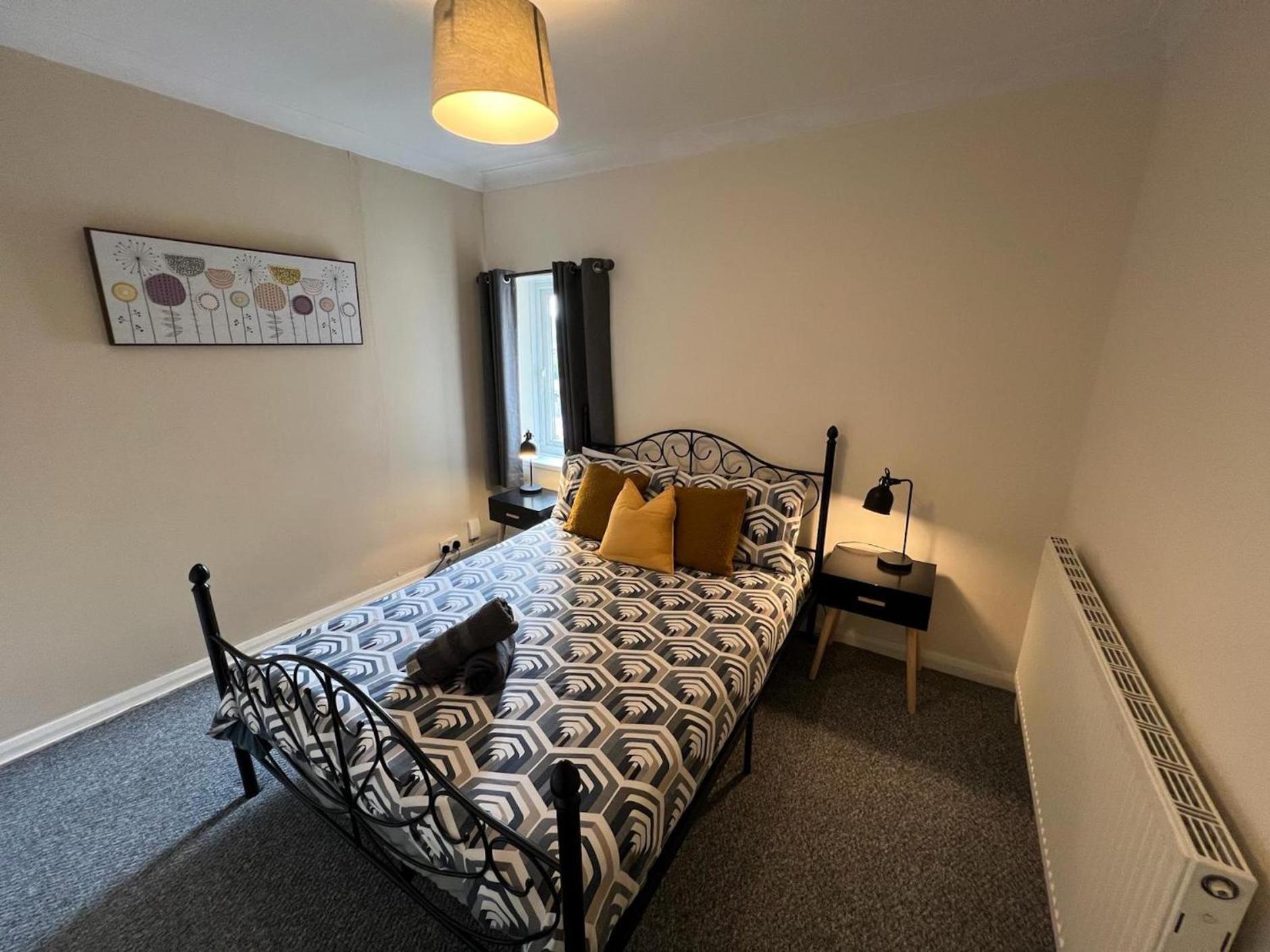 Great 4 Bedroom House - Great Location - Garden - Parking - Fast Wifi - Smart Tv - Newly Decorated - Sleeps Up To 8! Only 10 Mins Drive To Sandbanks Beach! Close To Poole & Bournemouth Εξωτερικό φωτογραφία